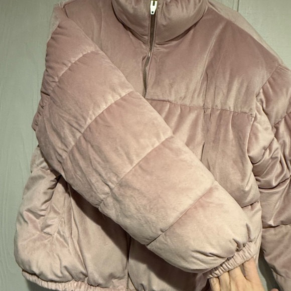 Old Navy Soft Pink Puffer Jacket - Picture 3 of 11